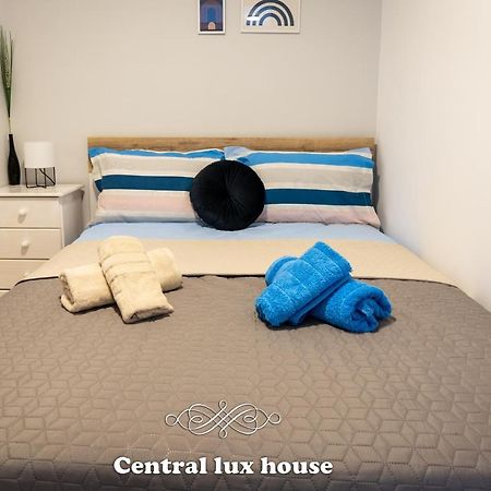 Central Lux House 卡拉马塔 外观 照片